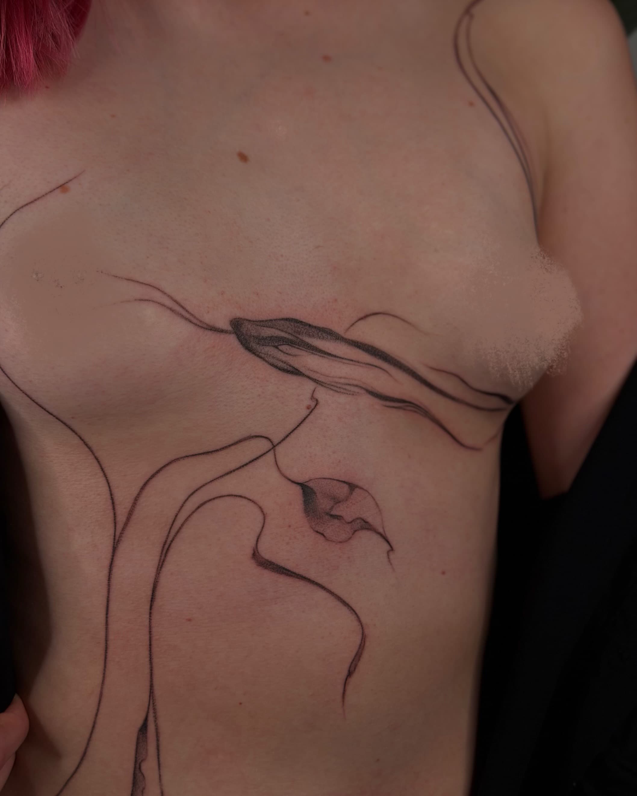 SINO Abstrakte Tätowierung - Moderne Kunst auf Haut von professionellem Tattoo Artist